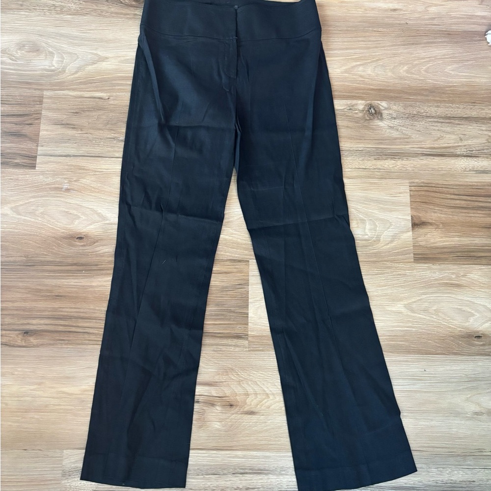 Elie Tahari size 6 black pants ! With pockets, good condition
